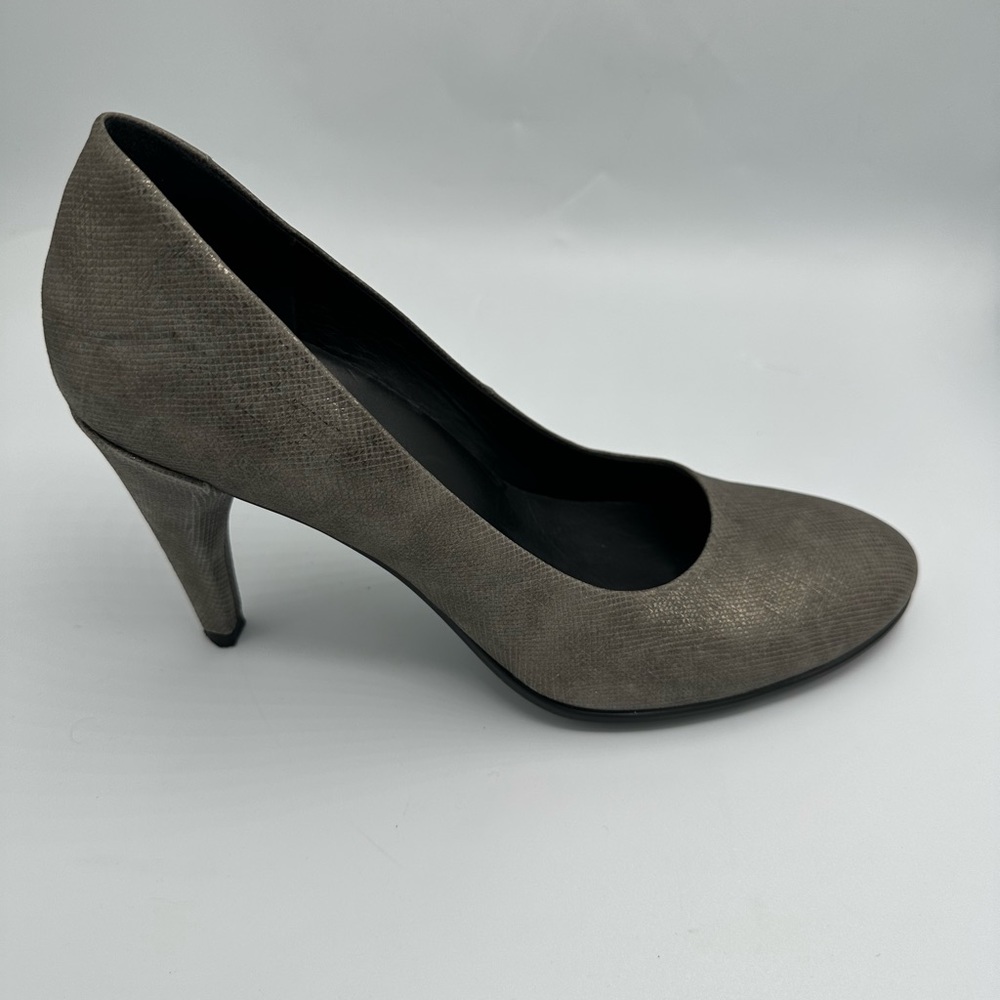 Ecco Gray Leather Pump Heel Shoes Women Size 39 US size 8-8.5